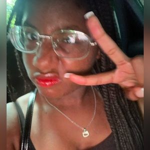 Meet your Posher, Imani